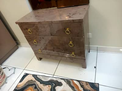 dressing table or chester drawer