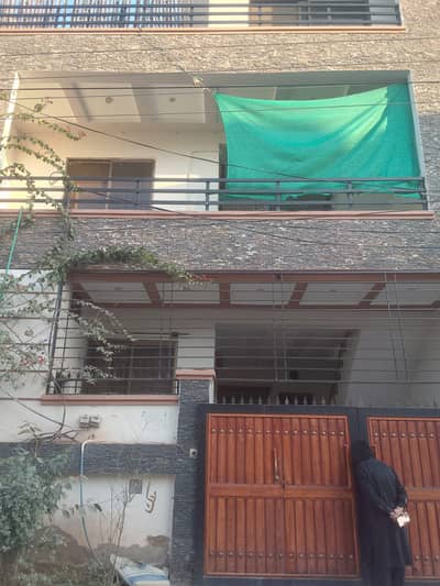 5marla double story house available for rent with boring