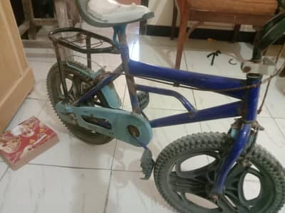 5 to 10 years baba and bay cycle in good condition