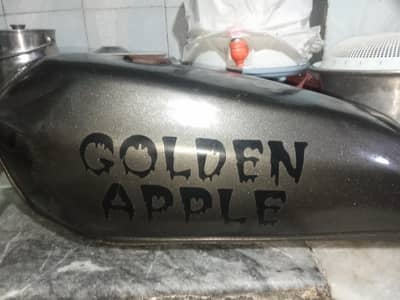 Honda cg125, fancy tanki used.