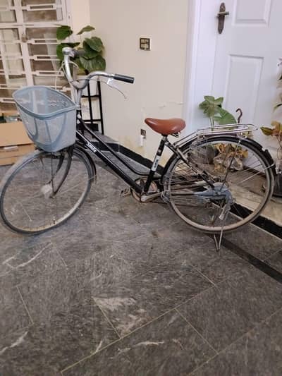 a good quality bicycle with aluminium frame is up for sale.
