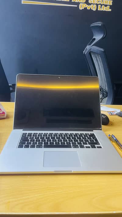 MacBook pro mid 2015 16GB