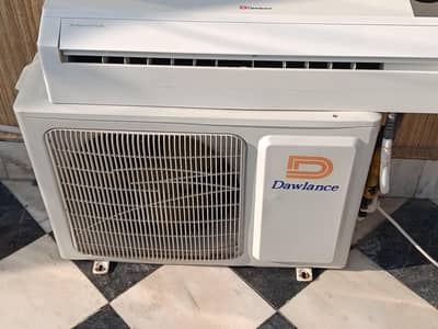 Dawlance 1.5 tone AC