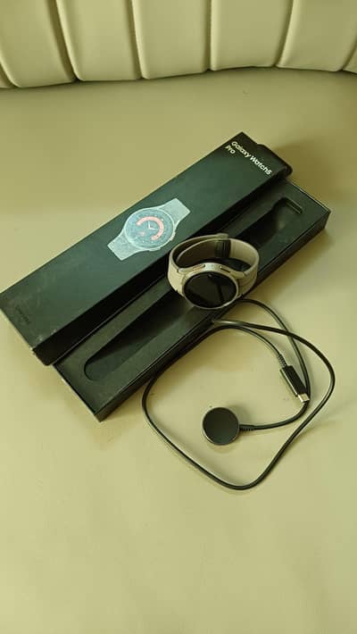 Samsung Galaxy watch 5 Pro Titanium