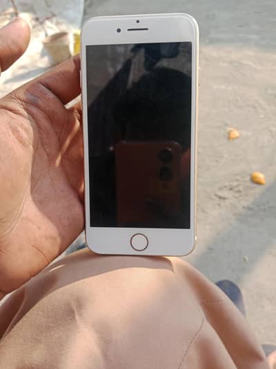 I phone 7 32 gb all ok bas back camera blur ha