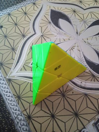 pyramid cube for brain sharp