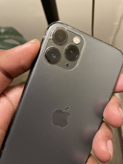 iPhone 11 Pro jv 10/9 all ok set ha battery health 83%