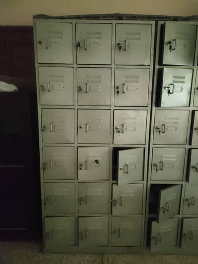 Metal Locker Stand for Sale – 18 Small Lockers