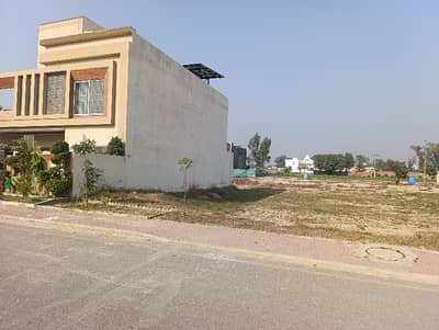 10 Marla Facing Park Plot available in GVR 1 Bahria Town Lahore