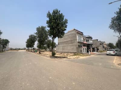 10-Marla Plot Available At Hot Location Near To Park Mosque & At Reasonable Price In New Lahore City Phase 3 Near To Bahria Town