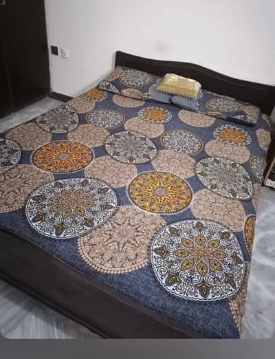 Queen size bed for sale