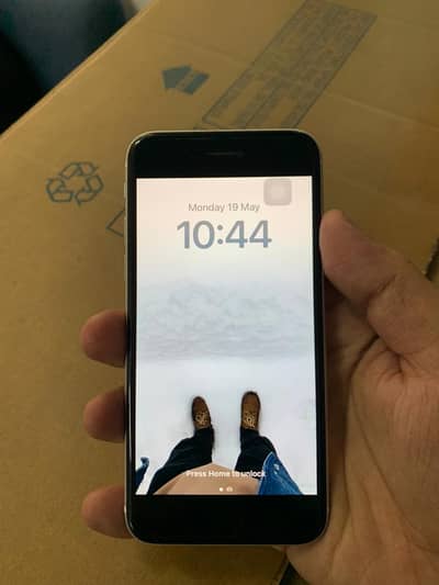 I phone se 2022 128 gb pta approved