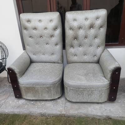 Chairs for sale with round table