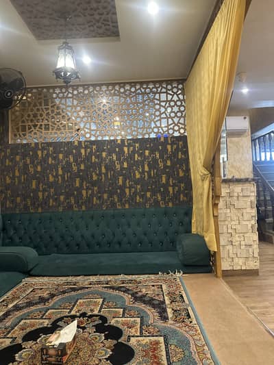 Need plamer and Electrition khaana or rehaish bhi di jaye gi