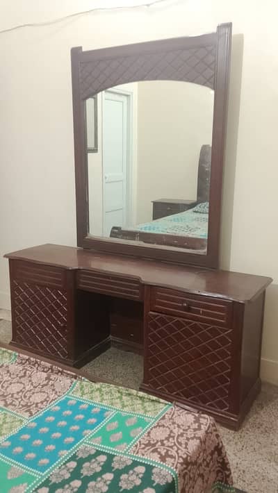 Pure Wood Bed Set – Like New (10/10 Condition)