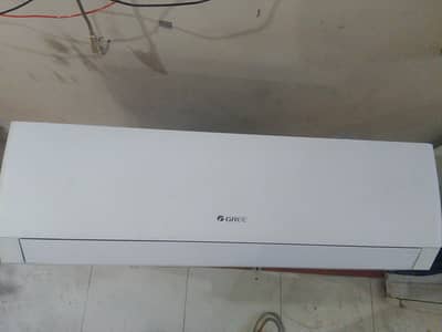Gree Inverter AC 1.5 Ton – Like New