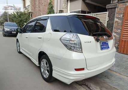 Honda fit shuttle
