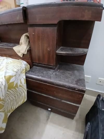 Bed Set without Matress and CupBoard