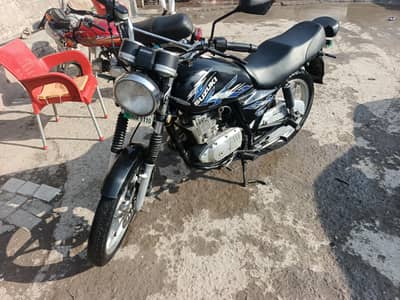 Suzuki GS 150