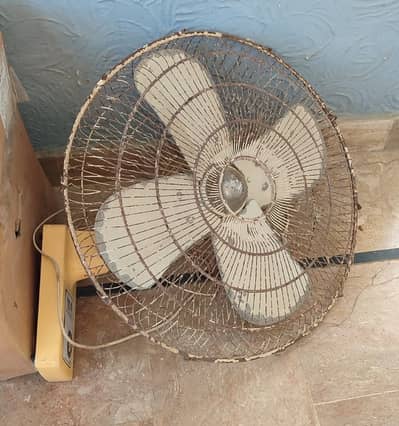 Used Metal Bracket Fan for Sale