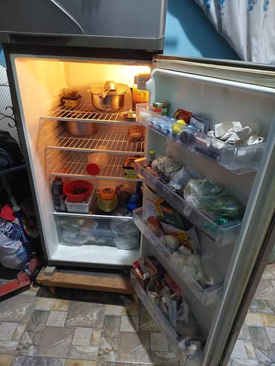 Haier Hrf 355 Refrigerator