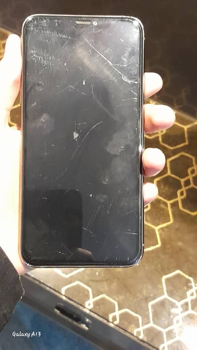 iphome 11 pro max golden colour