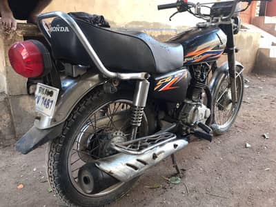 Honda 125 Genuine 2017 ka end