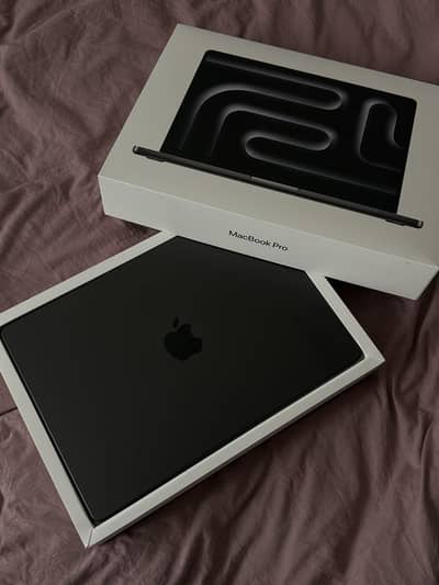 Apple MacBook Pro M4 Clean & Powerful