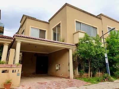 3 Bedrooms Defence Villa For Rent