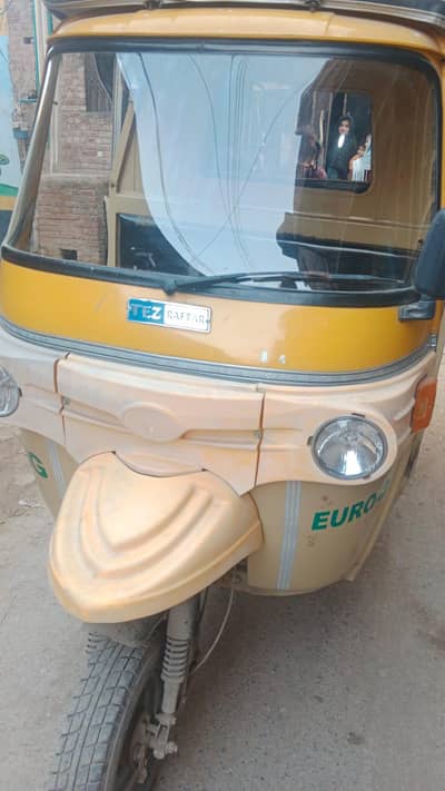 200cc CNG riksha class loader