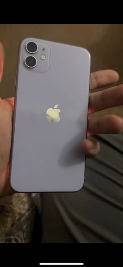 iPhone 11  10/10 condition