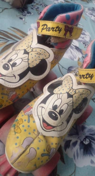 beautiful skating shoes available 03335138001