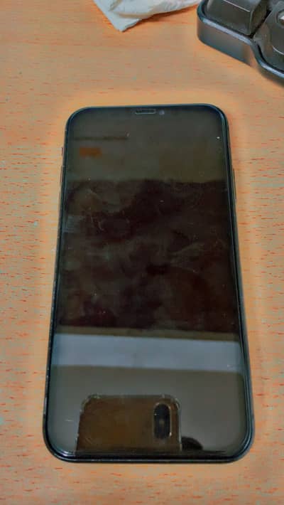 Iphone 11 256 gb condition 7.5/10