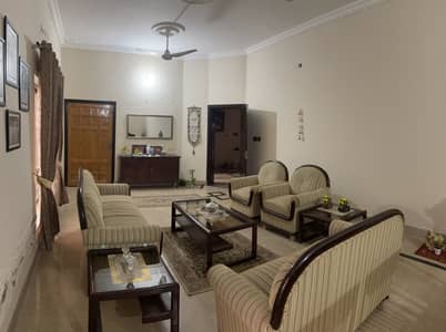 Sofa set in beige color