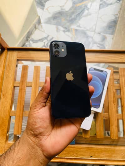 iPhone 12 (64gb) urgent sale. 0/3/2/9/7/7/5/7/4/1/3
