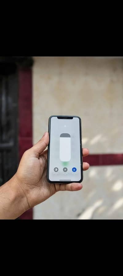 iphone 11 pro 10/10 read caption