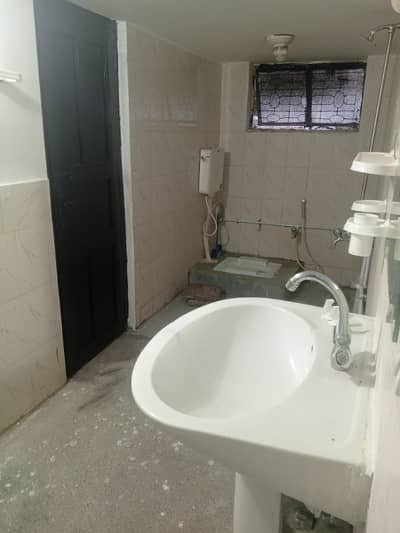 G9 upper portion available for rent