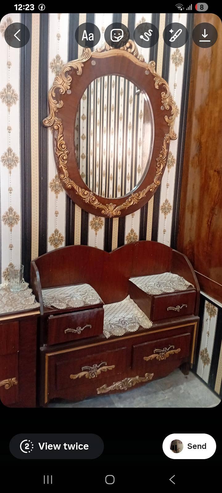 drasing table with mirror 0