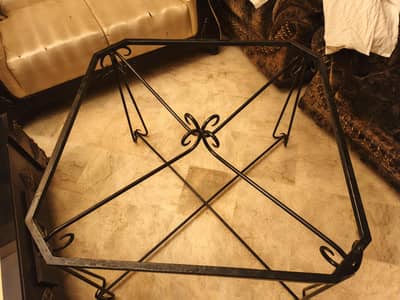 Gol Table Sheesha ka