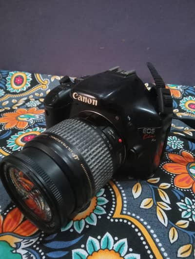 DSLR Camera Conon Kiss X4