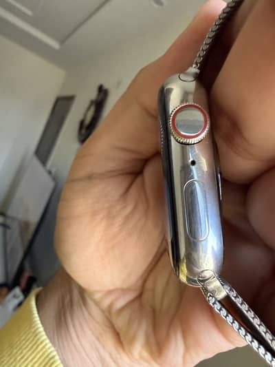 Apple watch series 8 stainless silver milanese loop