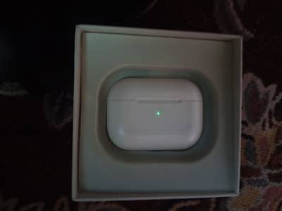 Apple Airpods pro and new condition address 21/8R on tulamba road