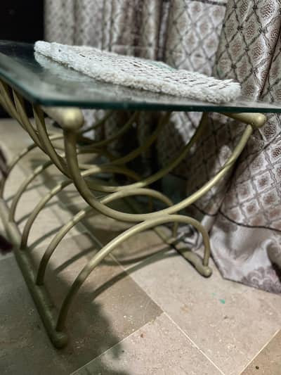 2 side tables and 1 corner stand  (Metal)