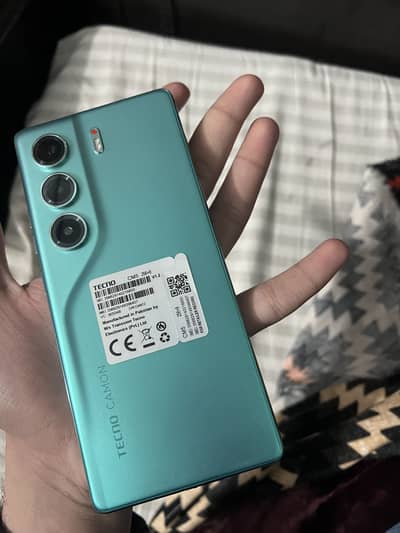TECNO CAMON 40