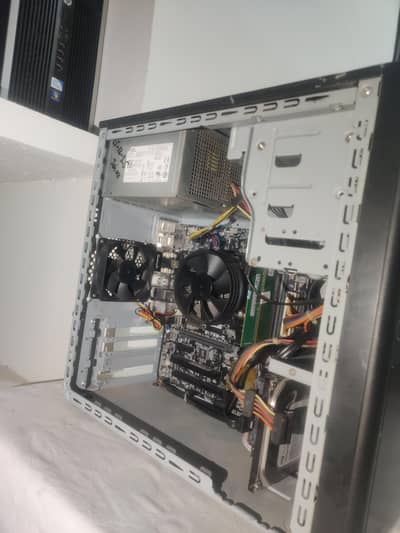 Intel i7 6th gen, 16GB  768GB