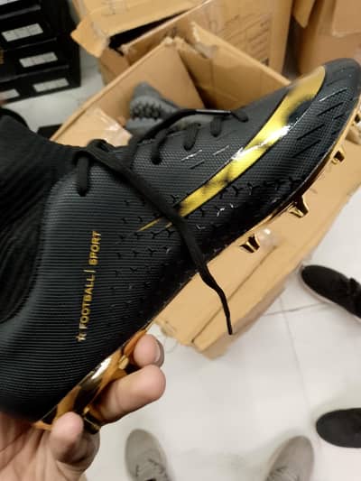 Nike original gold edition Size 9,10