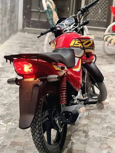 Honda CB150 F