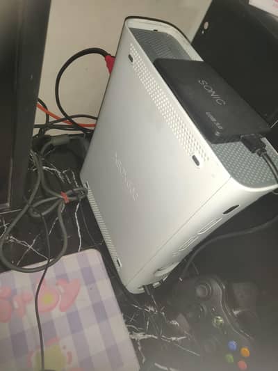 XBOX 360 JAILBREAK 10/10 CONDITION WITH 60 GAMES