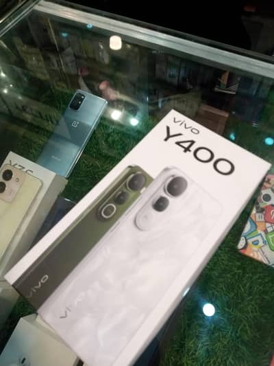 Vivo y400