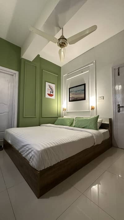 Per day one bedroom available in e-11 Islamabad